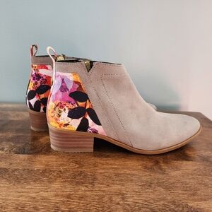 NWOT Inkkas ankle booties